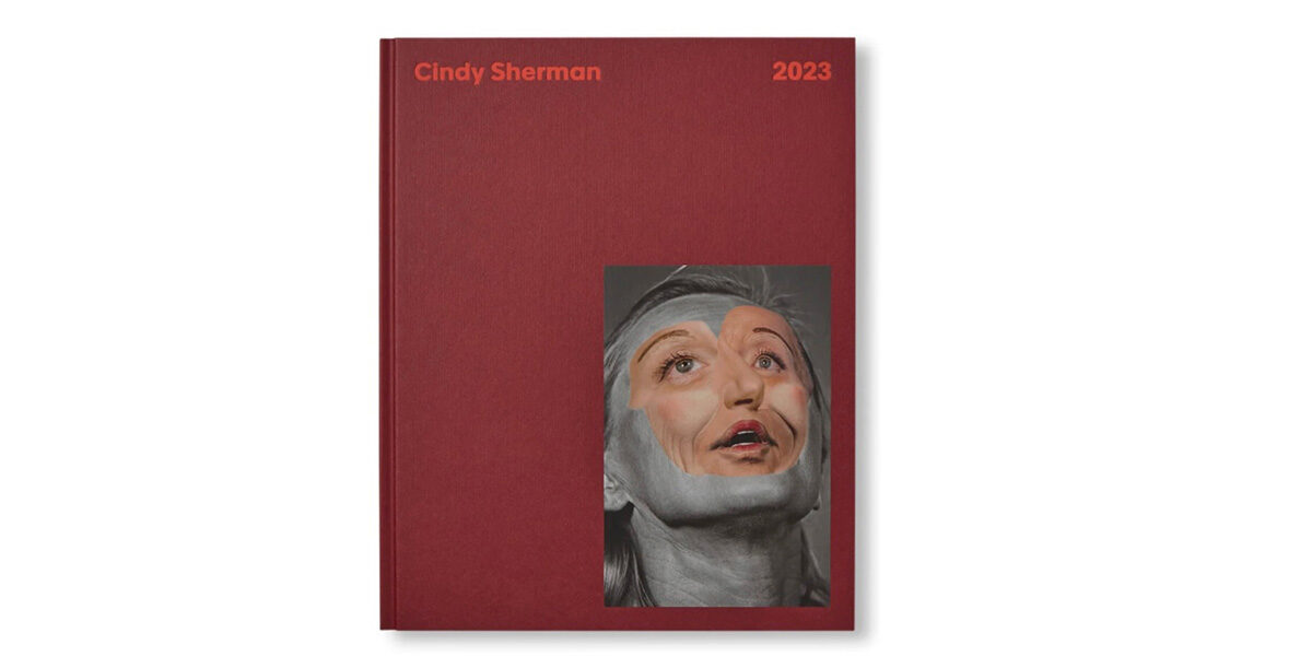 セルフ・ポートレイトの女王”Cindy Sherman”の新作アートブックが入荷 