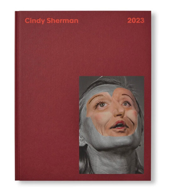 セルフ・ポートレイトの女王”Cindy Sherman”の新作アートブックが入荷致しました。